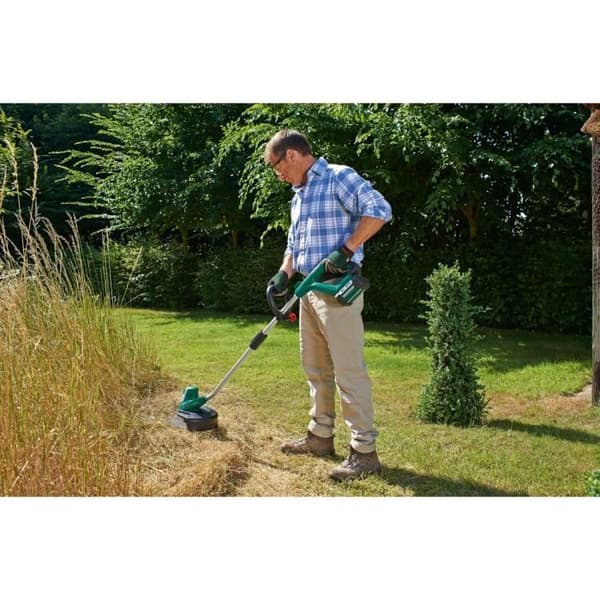 Bosch sladdlös grästrimmer - AdvancedGrassCut 36 - Klippbredd 30 cm - Batteri ingår - Vikt 2,9 kg