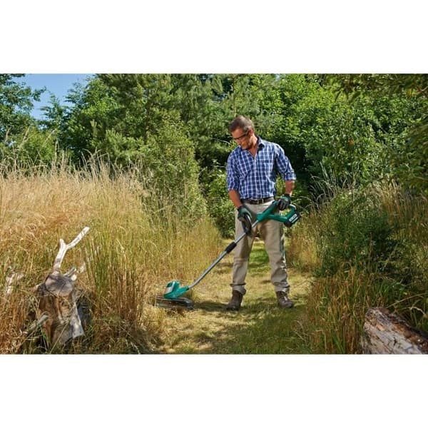 Bosch sladdlös grästrimmer - AdvancedGrassCut 36 - Klippbredd 30 cm - Batteri ingår - Vikt 2,9 kg