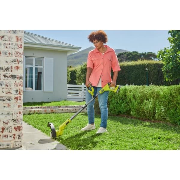 RYOBI - 18V ONE+ trimmer - skär Ø 25-30 cm - teleskoprör - 1 2,5 Ah batteri & laddare + GRATIS RAC155 - RLT183225FPK