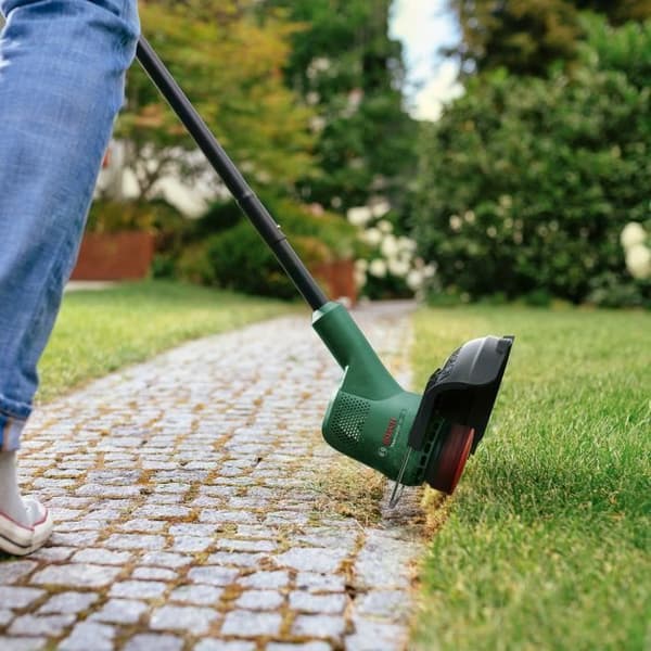 BOSCH EasyGrassCut 18V-26 kantskärare - 26 cm skärdiameter - Utan batteri - 06008C1C04