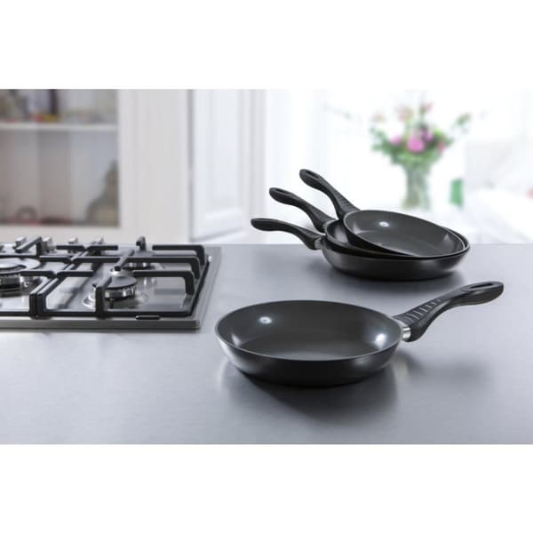 BK Easy Basic keraaminen paistinpannu 30 cm musta