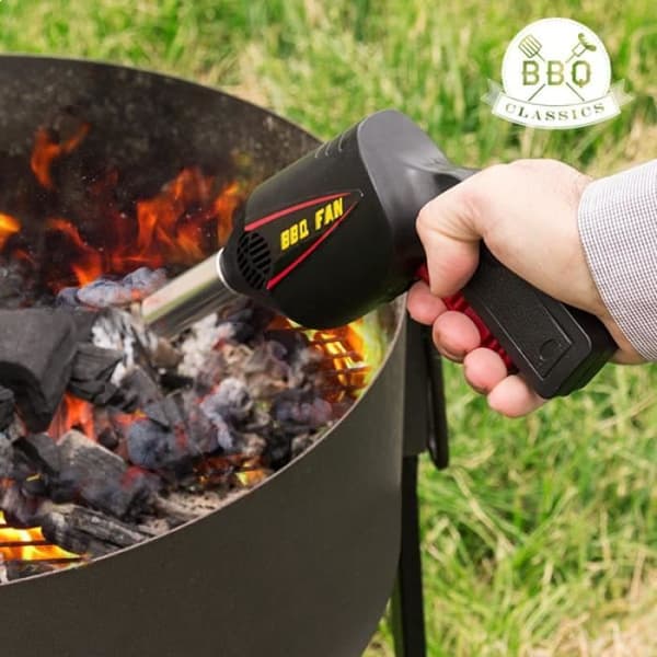 Grillfläktpistol för enkel tändning av grillen * Mått: 25 x 18 x 4 cm * Material: plast och metall Funktioner: se...