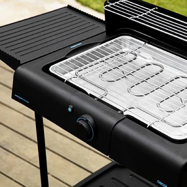 Cecotec Electric, 2400-W barbecue with Stand system, stainless-steel grill and removable tray.