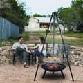 Miniatyrbillede 2 af 6: 3-i-1 udendørsgrill med ildsted, hængekedel & justerbar højde – ideel til camping & picnic