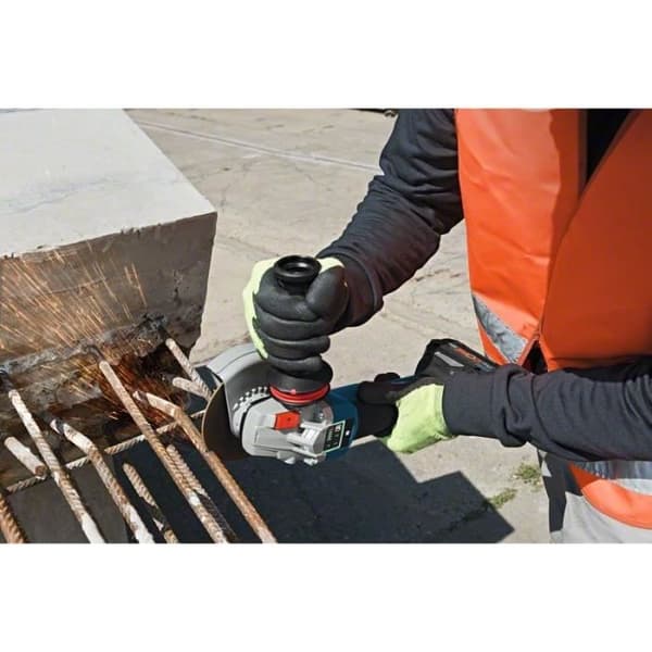 Kvarn BOSCH PROFESSIONAL GWS 18V-10 PSC solo L-BOXX