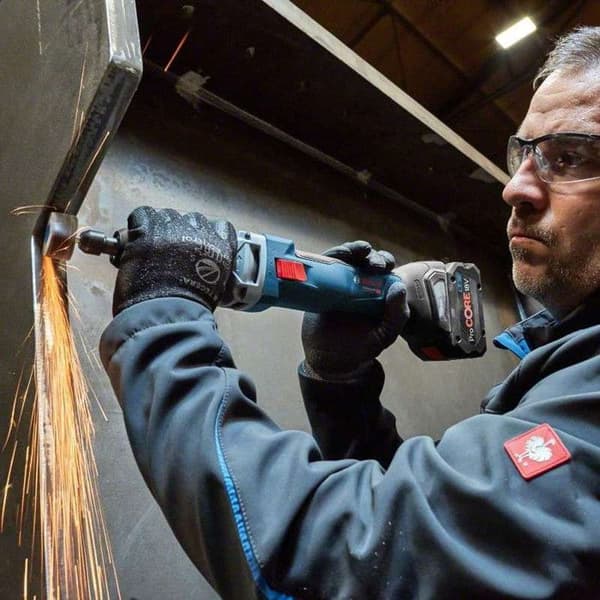 18 V rak slipmaskin (utan batteri eller laddare) i L-boxx - BOSCH - GGS 18V-23 LC Professional