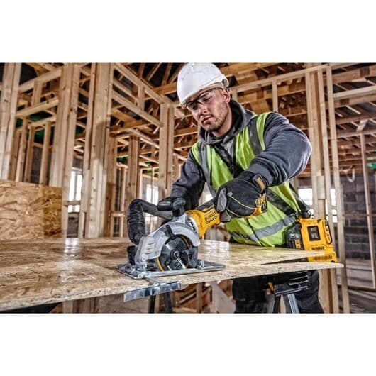 DeWALT DCS691N-XJ bärbar cirkelsåg 11,5 cm Svart, Gul 4500 varv/min 800 W