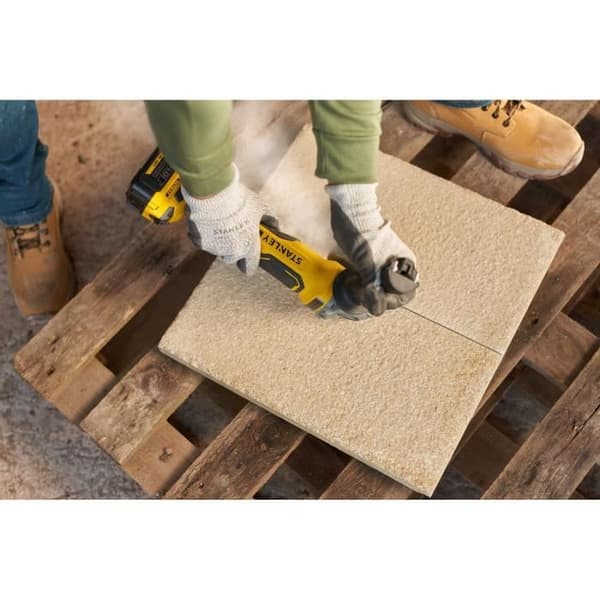 Meuleuse - STANLEY - SFMCG700M2K-QW - 18V - Trådlös - 125 mm