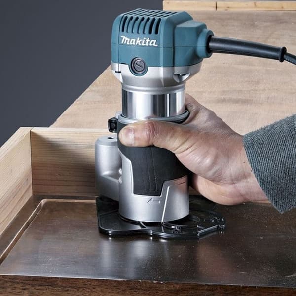 Trimmer-router MAKITA RT0702CX3J (4 i 1) 8mm 710W + Makpac
