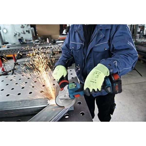 BOSCH PROFESSIONAL GWS 18V-15 SC kulmahiomakone - 2 x 5,5 Ah ProCORE18V akkua + laturi + L-Boxx - 125 mm -06019H6102