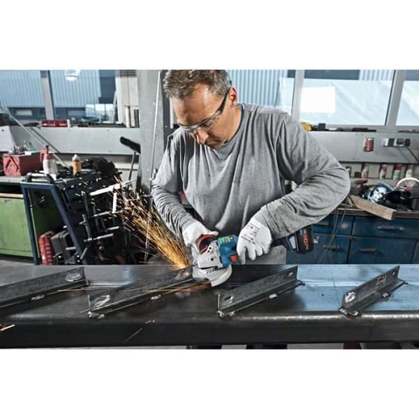 BOSCH PROFESSIONAL GWS 18V-15 SC kulmahiomakone - 2 x 5,5 Ah ProCORE18V akkua + laturi + L-Boxx - 125 mm -06019H6102