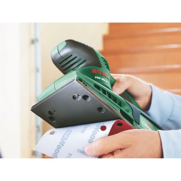 Bosch PSS 200 A excentersliber (Leveres i plastikkuffert med 1 P120 slibeblad)