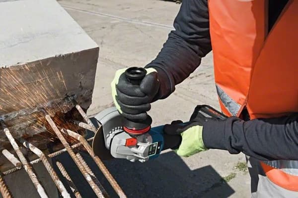 Bosch Professional PSC 18V-10 kulmahiomakone - laikan halkaisija 125 mm - (ilman akkua tai laturia) + L-BOXX - 06019G3F0B