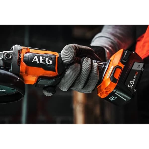 AEG - 125 mm 18V BORSTLÖS kvarn, 11000 rpm - 2 Pro litium 5,0 Ah HD-batterier, laddare, i fodral - BEWS18-125BL LI-502C
