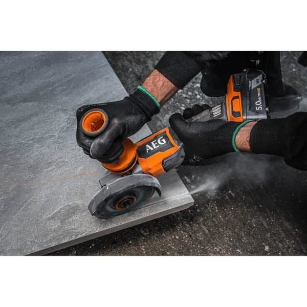 AEG - 125 mm 18V BORSTLÖS kvarn, 11000 rpm - 2 Pro litium 5,0 Ah HD-batterier, laddare, i fodral - BEWS18-125BL LI-502C