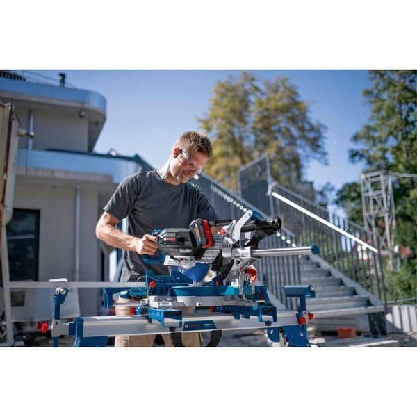 Bosch Professional Geringssåg Gcm 18v-216 Dc Silver