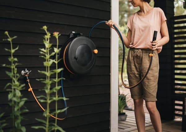 Fiskars - 1059235 - VÄGGSTÖD FÖR TRUMMA M/L SOLID FS