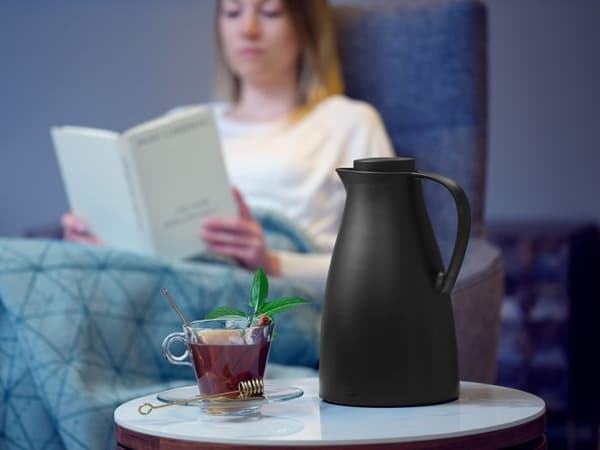 Isolerad kanna 1L Leifheit Harmonic 28541, termoskanna för kaffe &amp; te 100% vattentät och utan BPA, 24 timmar värmebehållning, svart