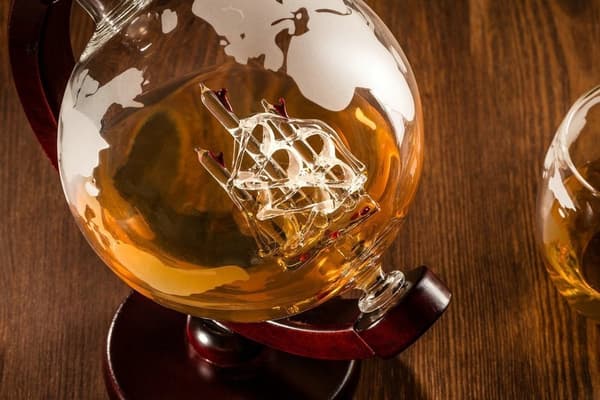 Globus DeLuxe Whisky Karaffel Sæt med 4 glas