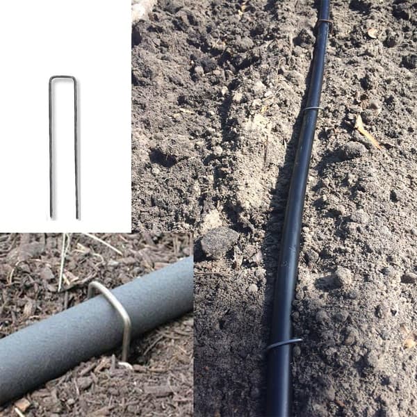 40 galvanoitua kiinnikettä, 150 cm pitkä ja 40 cm leveä, 2,5 mm paksu teräslanka