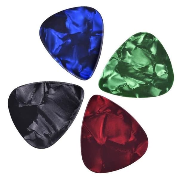 Set med 50 gitarrval för akustisk elgitarr ukulelebas - innehåller 0,46 mm, 0,71 mm och 0,83 mm slumpmässiga färger