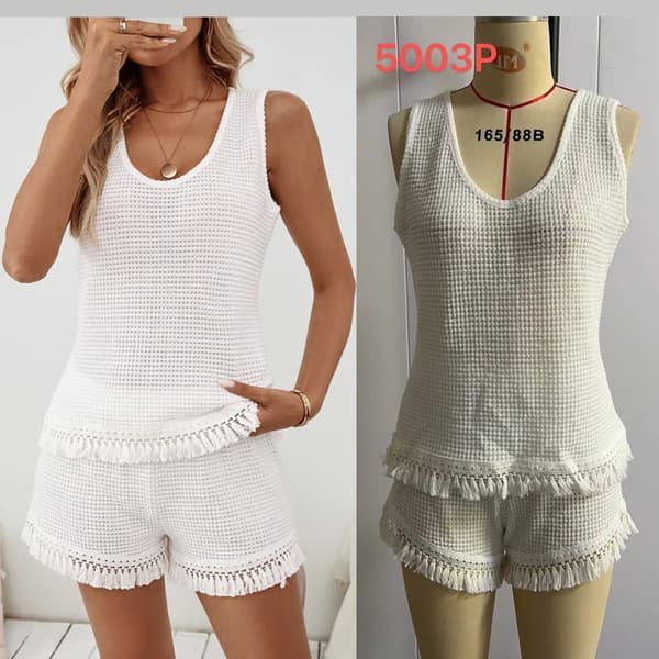INF Plus-kokoinen oloasu, rento toppi ja shortsit