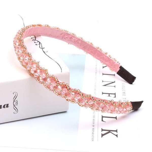 Vackert diadem med broderade pärlor och strass flera färger