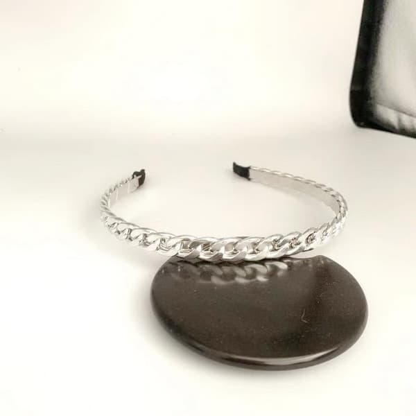 Handmade Luxurious tiara with chain in black, gold or silver