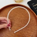 Miniatyrbild 4 av 7: Boho Diadem Hårsmycke Håraccessoar Hårband med Vita Pärlor