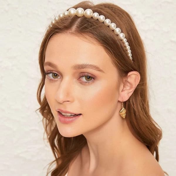 Boho Diadem Hårsmycke Håraccessoar Hårband med Vita Pärlor
