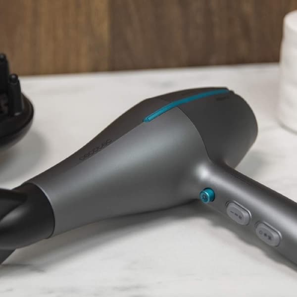 Cecotec AC ionic hair dryer, 2200 W, and great flow rate.