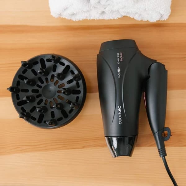 Cecotec Travel hair dryer, 2400 W, with ionising function and great flow rate.