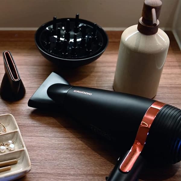 Hårtork - GRUNDIG - HD8080 - 2300 W - Ioni - Kalluftknapp