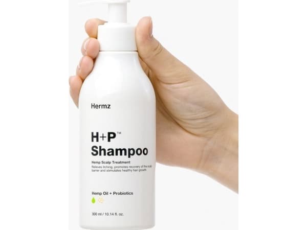 Hermz Shampoo fra H+p-linjen Med tilsetning av hampfrøolje og melkeproteiner