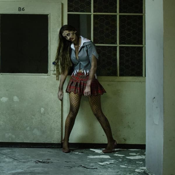 Skolepige zombie kostume