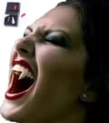 Miniatyrbild 1 av 5: Vampyrtänder 2,6 cm 2-pack med blodampuller Halloween