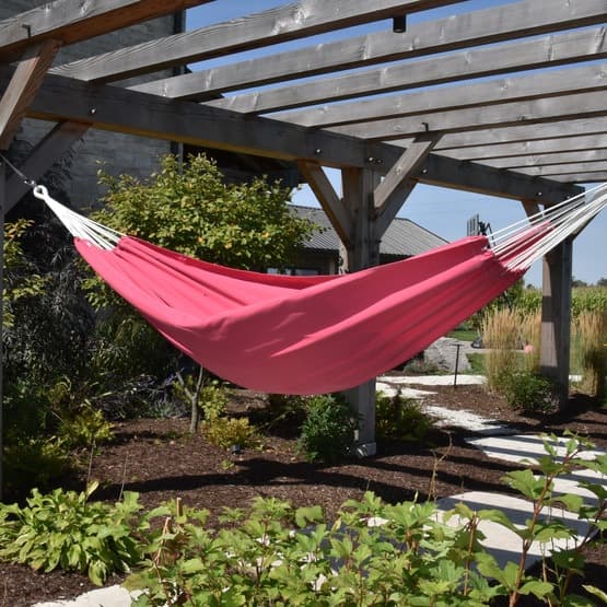 Vivere - Brasilialainen polyesteri - Hammock Double - Hot Pink