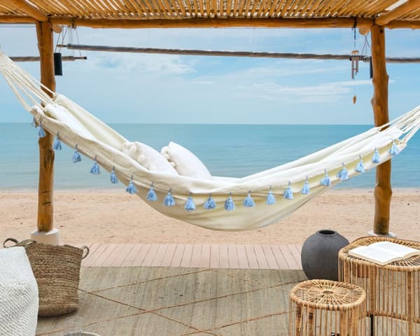 Hængekøje Beige Bomuld Udendørs Gyngekøje med Pompomer Svingeleje med Ophæng Kraftig Gynge Hammock