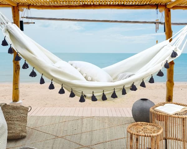 Hængekøje Beige Bomuld Udendørs Gyngekøje med Pompomer Svingeleje med Ophæng Kraftig Gynge Hammock