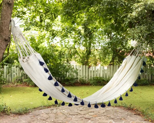 Hængekøje Beige Bomuld Udendørs Gyngekøje med Pompomer Svingeleje med Ophæng Kraftig Gynge Hammock