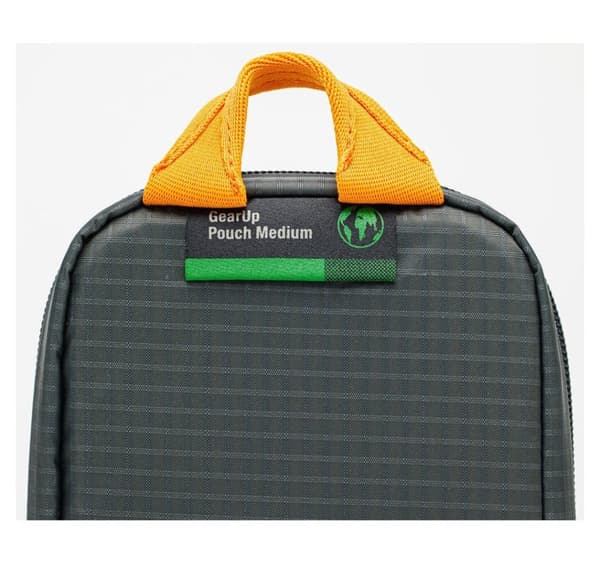 Lowepro GearUp Pouch Medium, tummanharmaa