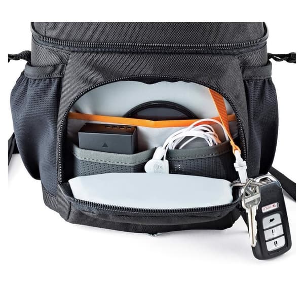 Lowepro kameraveske Nova 140 AW II, svart