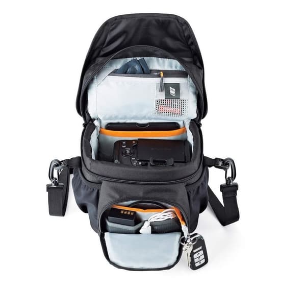 Lowepro kameraveske Nova 140 AW II, svart