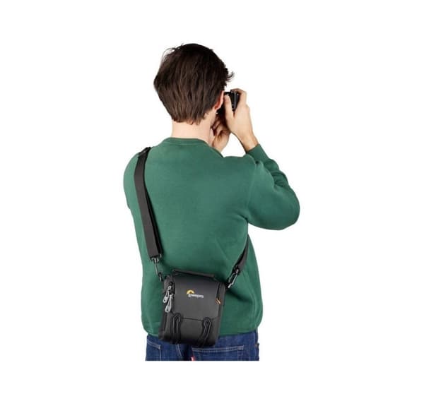 Lowepro amera bag Adventura SH 120 III, sort