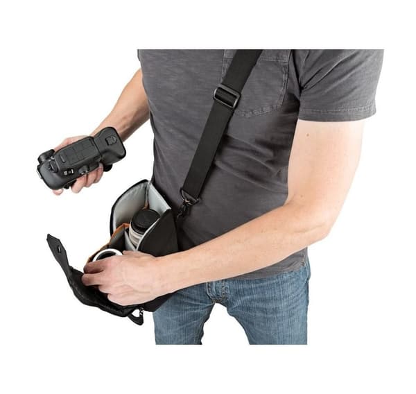 Lowepro linssikotelo ProTactic LensExchange 200 AW, musta