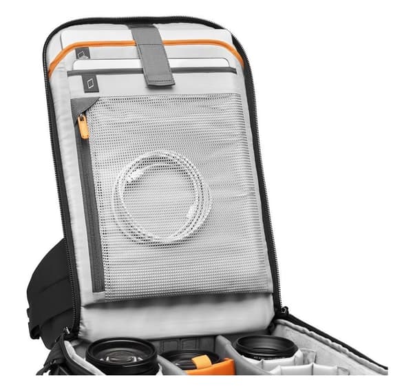 Lowepro bakcpack Flipside BP 400 AW III, svart