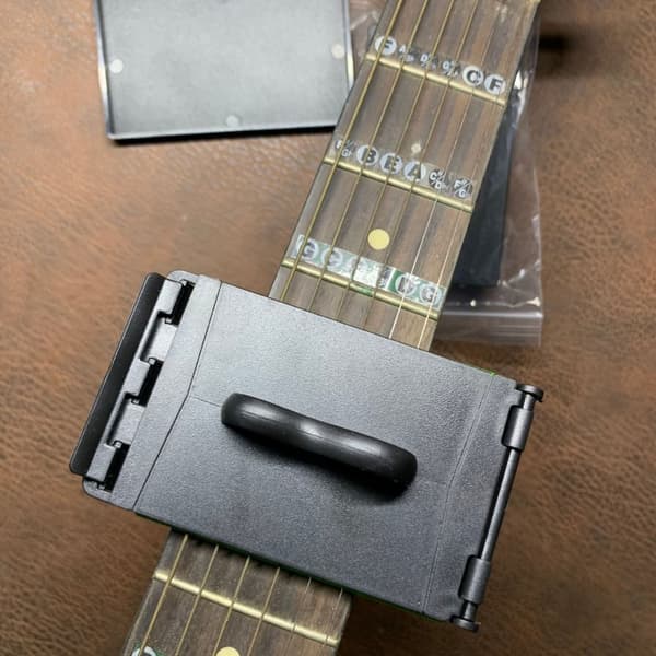 Fast Guitar Strings Cleaner Fret Eraser med lokk for gitar