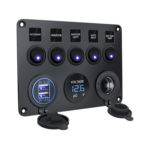 Bryterpanel med 5 brytere, voltmeter, 2 USB og strømuttak