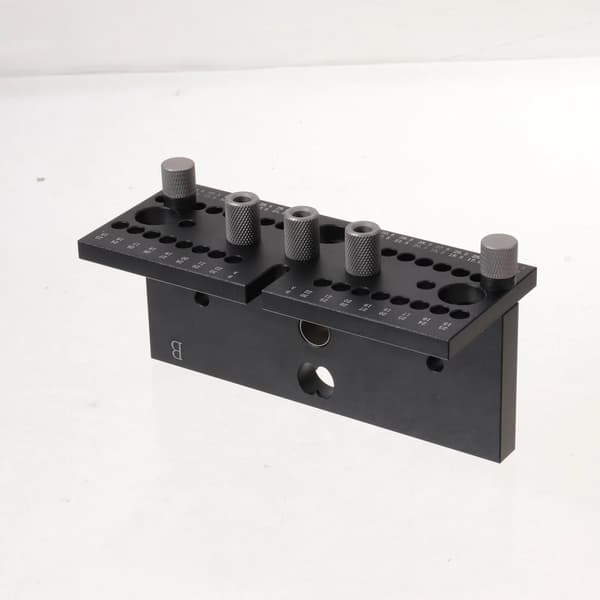 Träbearbetning Dowel Jig, Justerbar Tjocklek 15-30,5 mm, Inkluderar Borrbussningar,Svart hål stans