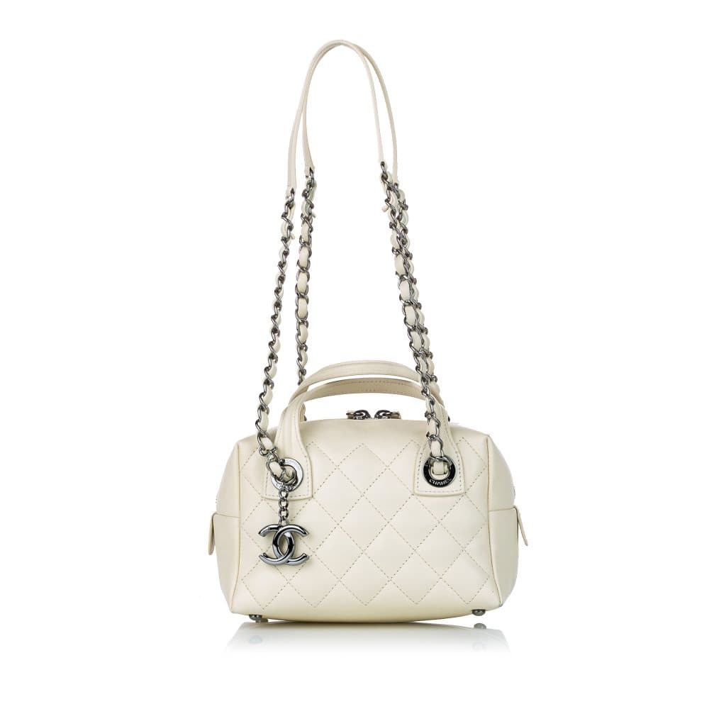 Pre-owned Chanel Matelasse Lambskin Leather Satchel White